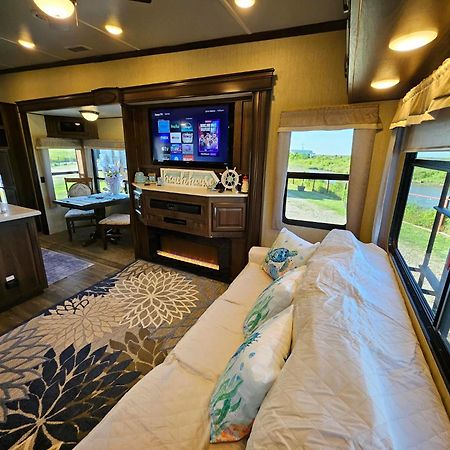 Hailey'S Beach-N-Bay Rv Resort Gilchrist 외부 사진