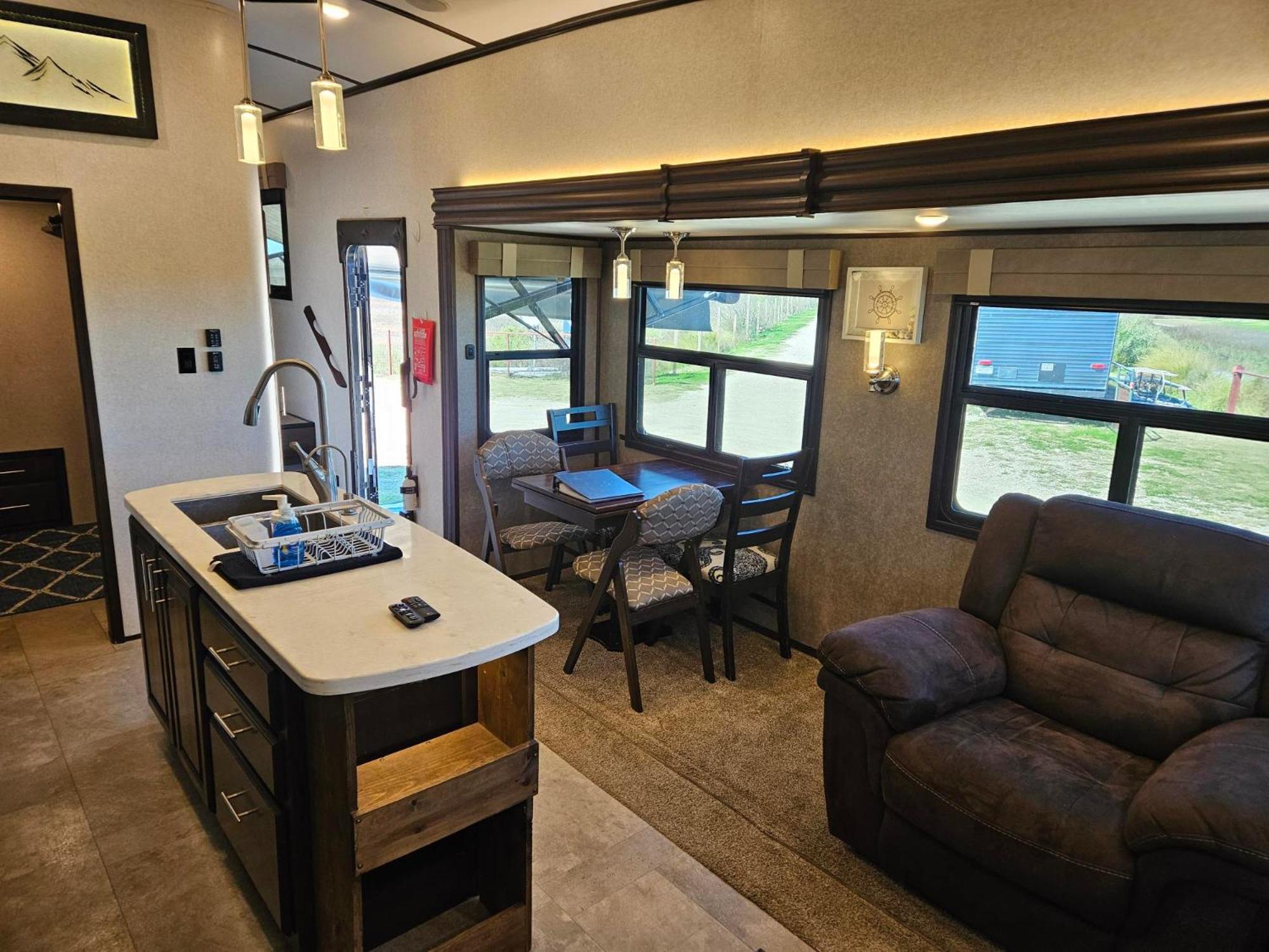 Hailey'S Beach-N-Bay Rv Resort Gilchrist 외부 사진