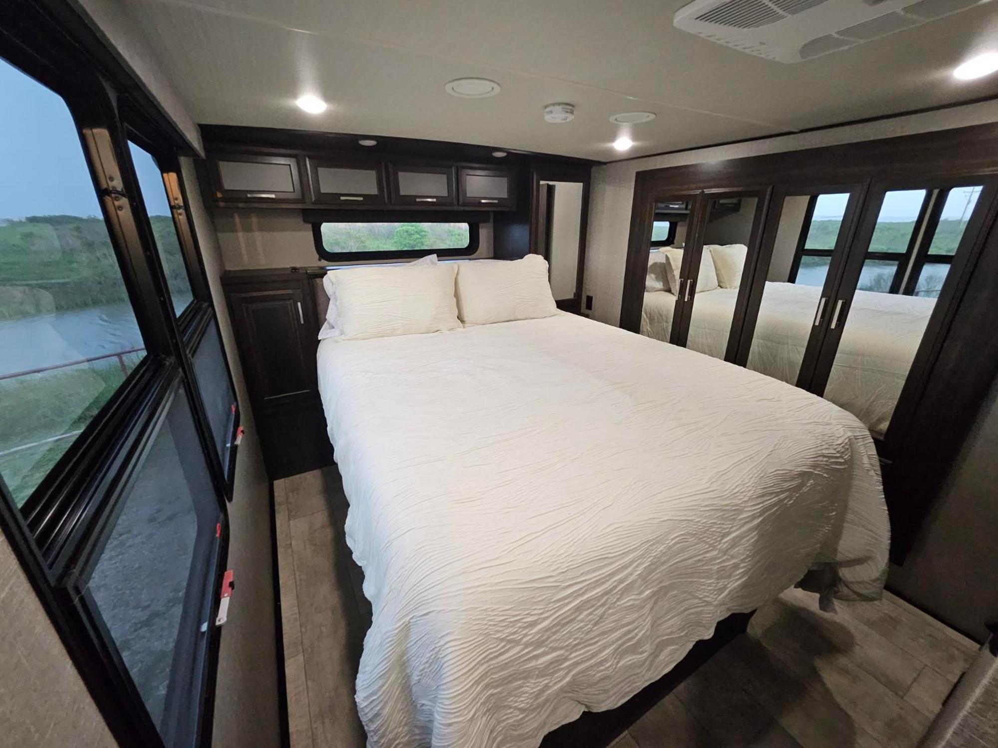 Hailey'S Beach-N-Bay Rv Resort Gilchrist 외부 사진